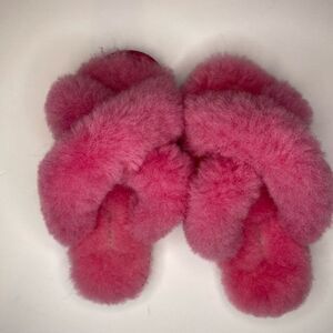 Aspen Crisscross Sheepskin Girls Slides